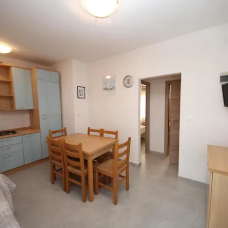 Faustina 02 公寓 罗索利纳马雷